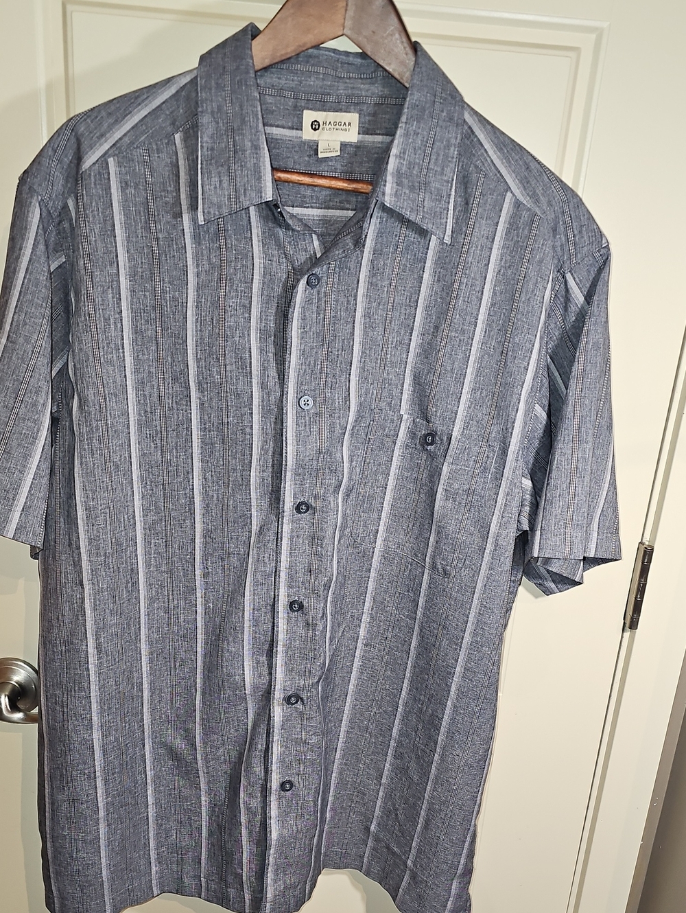Haggar Gray and White Vertical Stripe Short-Sleeve Button-Up Shirt Size L